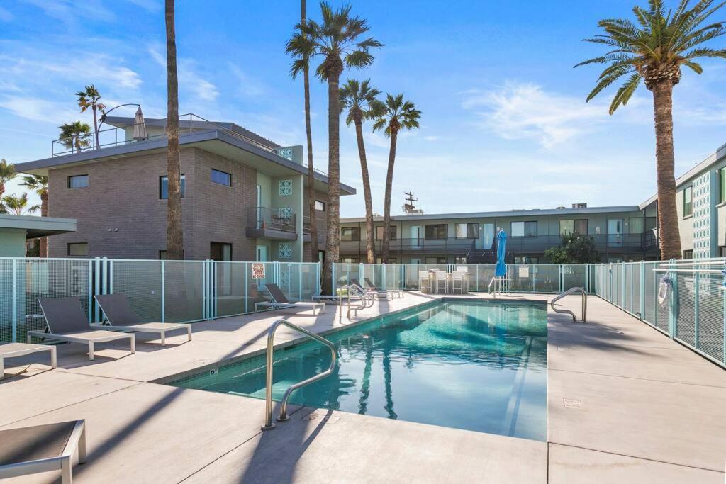 Micro Studio With Balcony & Pool View - Walk To Ot Scottsdale Exterior foto